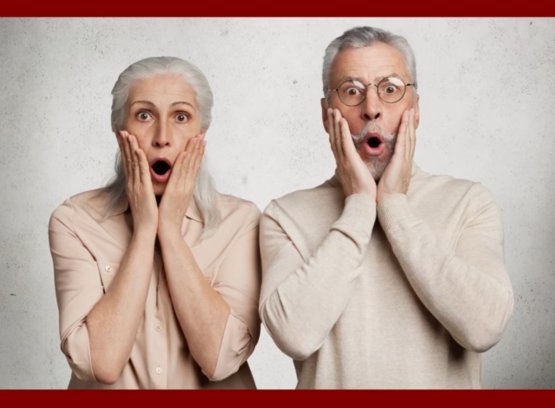 Erschrockenes älteres Paar